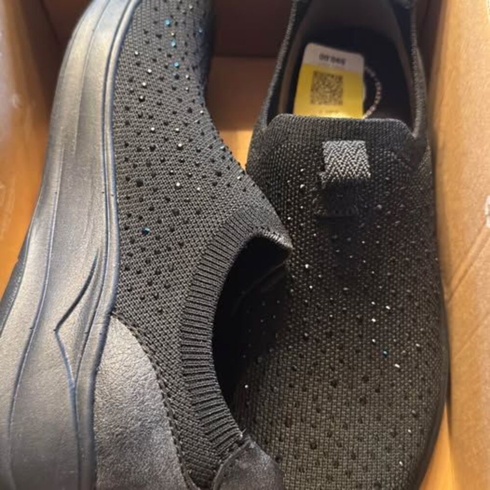 Bzees size 6 msrp 90